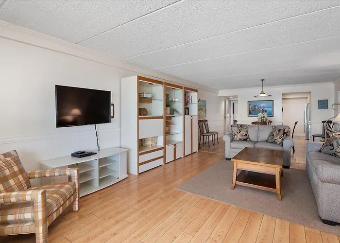 English Towers-Peaceful Ocean Views From This 3 Bedroom Condo With An Indoor Pool! Holiday home *