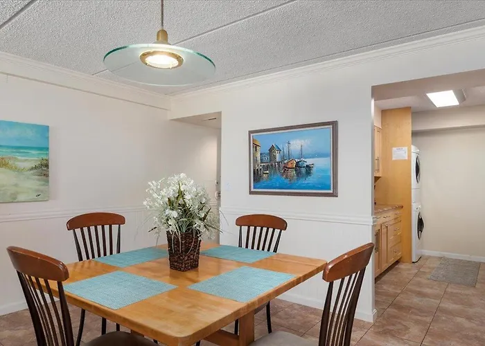 Towers-peaceful Ocean Views From 3 Bedroom With An Indoor Pool!