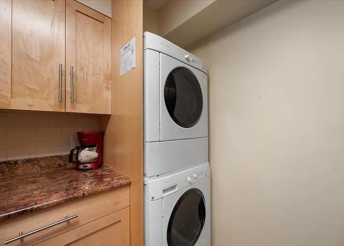 English Towers-Peaceful Ocean Views From This 3 Bedroom Condo With An Indoor Pool! *