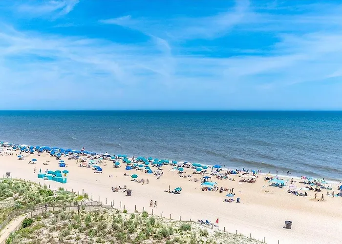 English Towers-Peaceful Ocean Views From This 3 Bedroom Condo With An Indoor Pool!